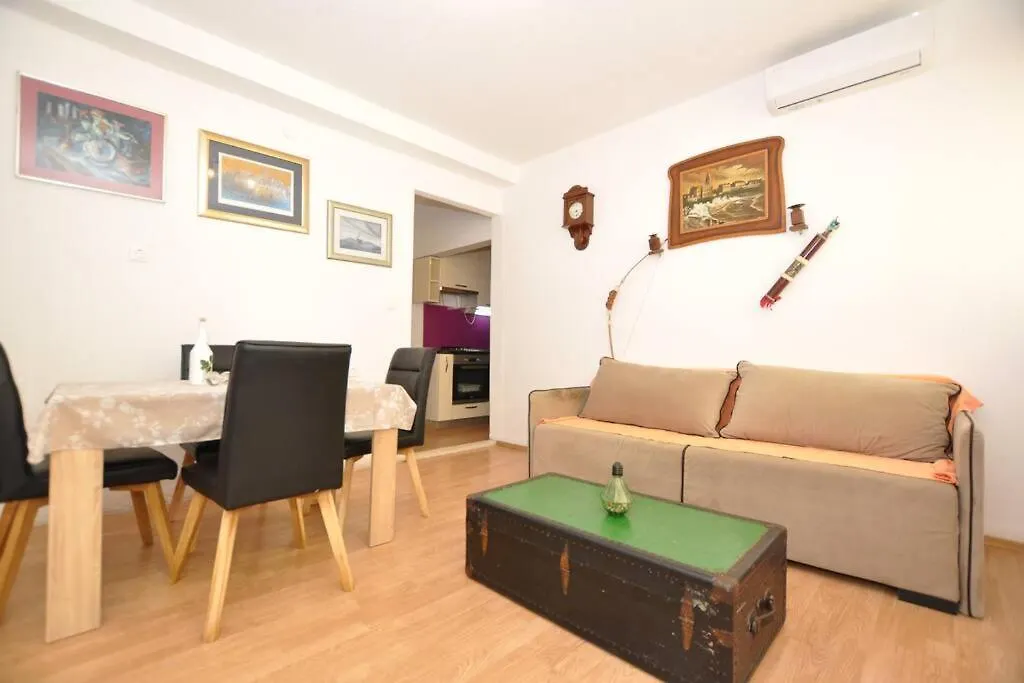 Central Apartment Marco Polo Split