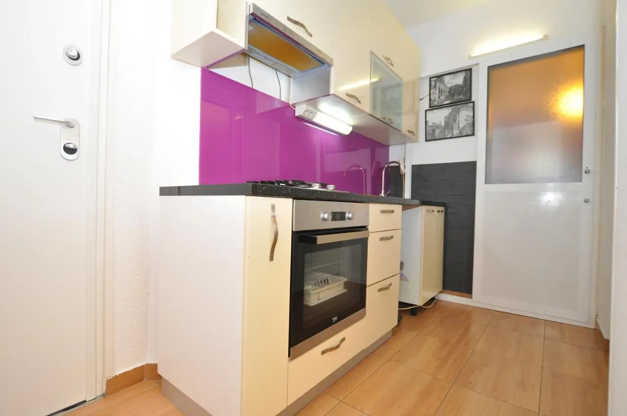 Central Apartment Marco Polo Split