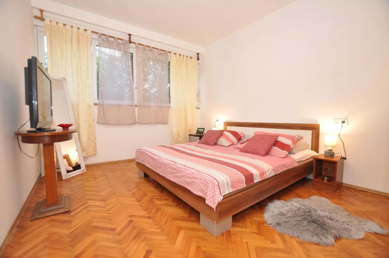 Central Apartment Marco Polo Split