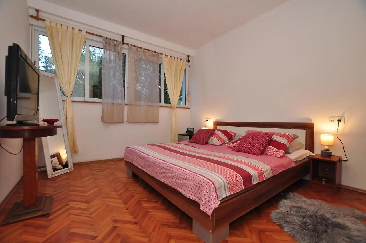 Central Apartment Marco Polo Split